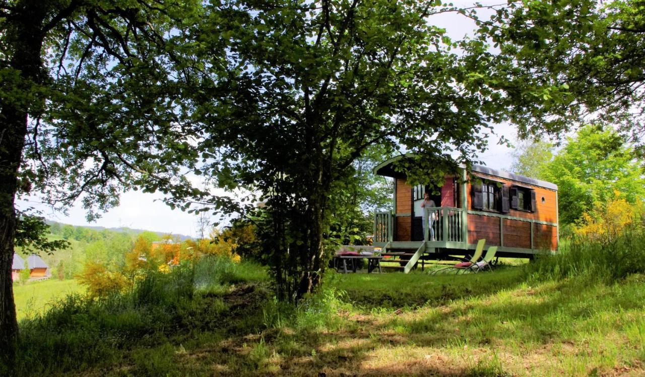 Les Roulottes Et Cabanes Du Livradois Cunlhat Exterior photo